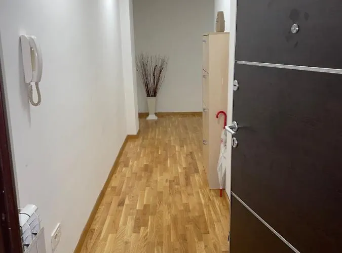 Big With Private Parking - Extra View Lägenhet