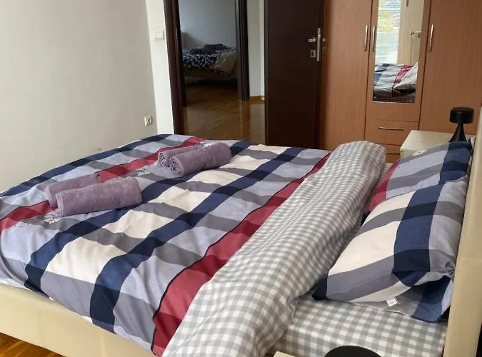 Big With Private Parking - Extra View