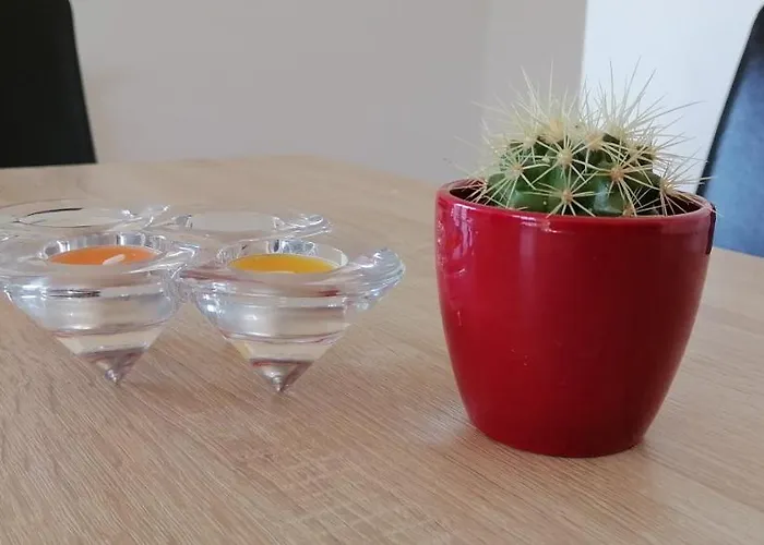 Big With Private Parking - Extra View *